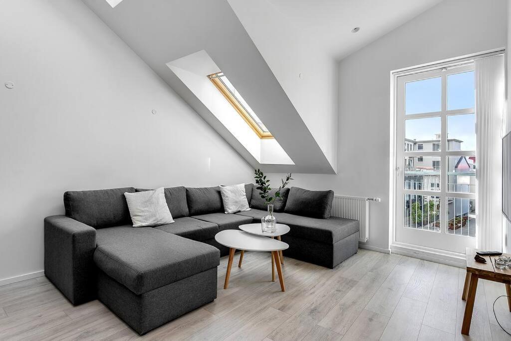 Apartment Luxury Nest 2b, 1b-heart Of Downtown-free Parking