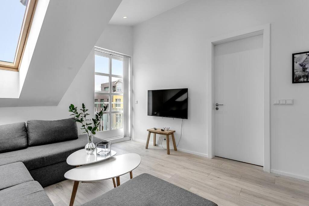 Luxury Nest 2b, 1b-heart Of Downtown-free Parking